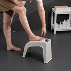 Repose-pieds multifonction pour soins pédicure et manucure.