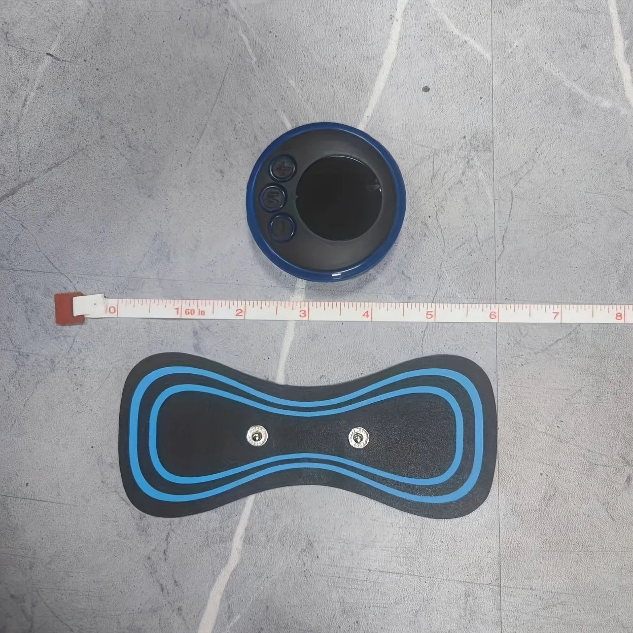 Mini masseur cervical – Patch de massage électronique à impulsions, réglage avec affichage digital.